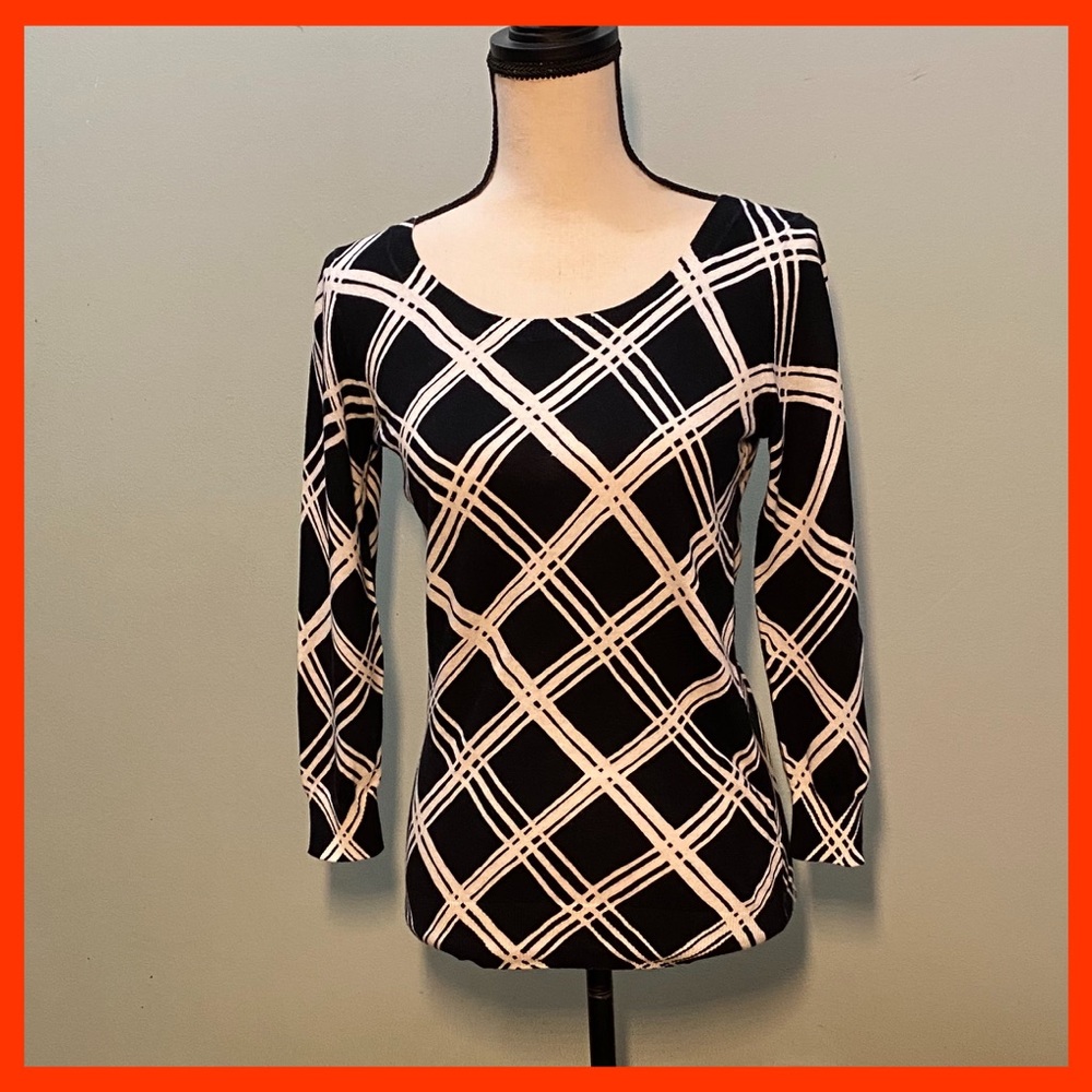 Criss Cross Diamond Banana Republic Light Sweater - Picture 1 of 7